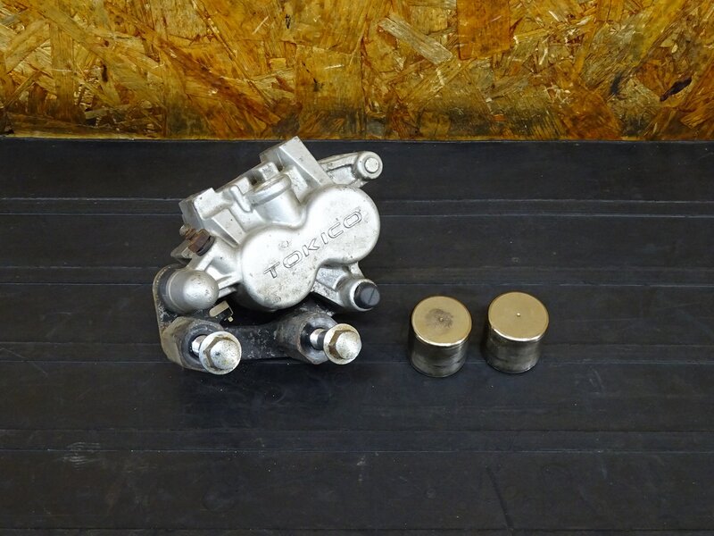 【251231】バルカン400ドリフター(VN400D-000)◇ フロントキャリパー ブレーキキャリパー TOKICO トキコ | 中古バイクパーツ通販・買取　ジャンクヤード鳥取　JunkYard