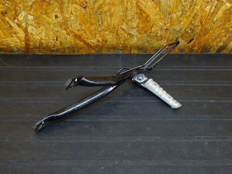 【260120】SR400(1JR-342)◇ タンデムステップ左 ペグ 【検:SR500 1JN 2J2 2H6 | 中古バイクパーツ通販・買取　ジャンクヤード鳥取　JunkYard