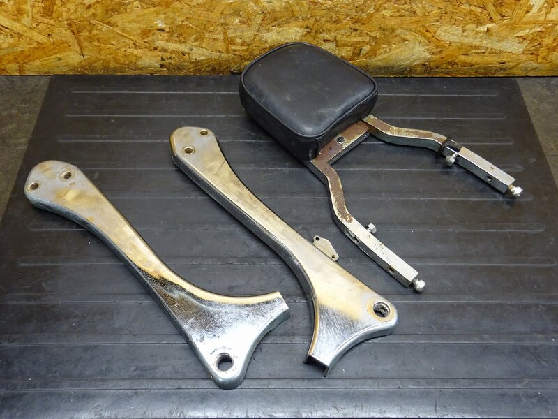 【260205】サベージ650(NP41A-104)◆ バックレスト シーシーバー 錆/破れ有 【サベージ400 | 中古バイクパーツ通販・買取　ジャンクヤード鳥取　JunkYard