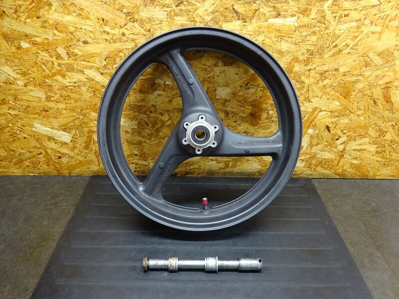 【260306】CB400SF Vtec2(NC39-1044)◆ フロントホイール 17×3.50 77R フロントアクスルシャフト フレ有 【SPEC2 スペック2 | 中古バイクパーツ通販・買取　ジャンクヤード鳥取　JunkYard