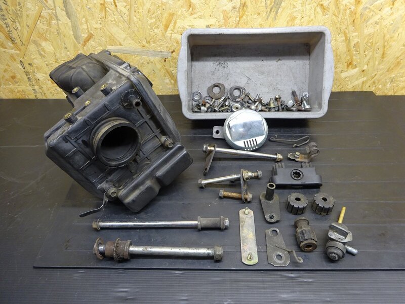 【250701】GB250クラブマン(MC10-1350)◆ ボルトセット エアクリーナーボックス エアクリボックス 燃料コック ホーン ジャンク!! | 中古バイクパーツ通販・買取　ジャンクヤード鳥取　JunkYard