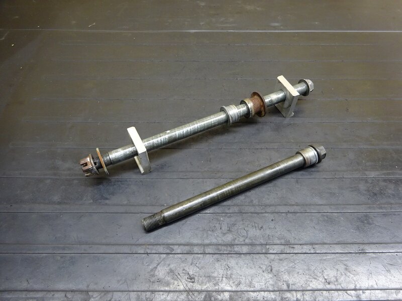 【250723】XJR400R(4HM-056)◆ アクスルシャフト前後セット フロントアクスルシャフト リアアクスルシャフト チェーンアジャスター | 中古バイクパーツ通販・買取　ジャンクヤード鳥取　JunkYard
