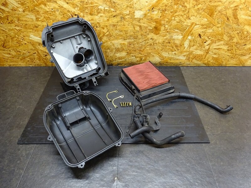 【250808】VTR250(MC33-1020)◆ エアクリーナーボックス エアクリボックス エアクリ | 中古バイクパーツ通販・買取　ジャンクヤード鳥取　JunkYard