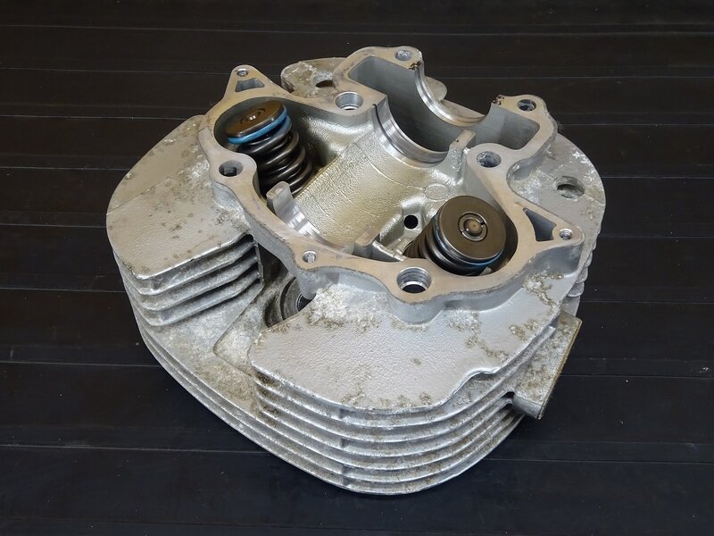 【250914】SR500(1JN-226)● シリンダーヘッド 腐食有 ※エンジンパーツ【検索:2J2 SR400 2H6 1JR | 中古バイクパーツ通販・買取　ジャンクヤード鳥取　JunkYard