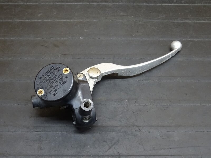 【251005】バルカン400ドリフター(VN400D-000)◆ フロントブレーキマスター マスターシリンダー | 中古バイクパーツ通販・買取　ジャンクヤード鳥取　JunkYard