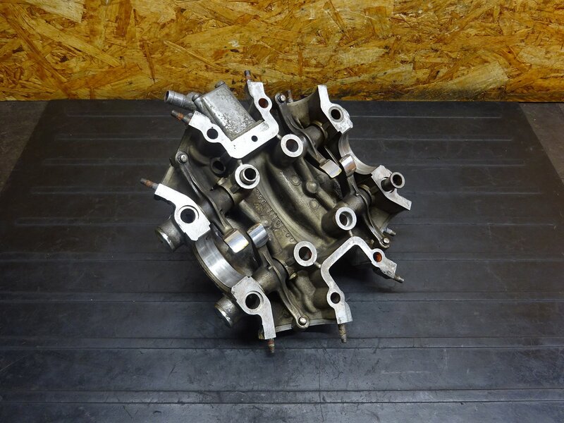 【251016】XS650(S650-018)◆ シリンダーヘッドカバー ロッカーアーム ※エンジンパーツ【検索：XS-1 | 中古バイクパーツ通販・買取　ジャンクヤード鳥取　JunkYard