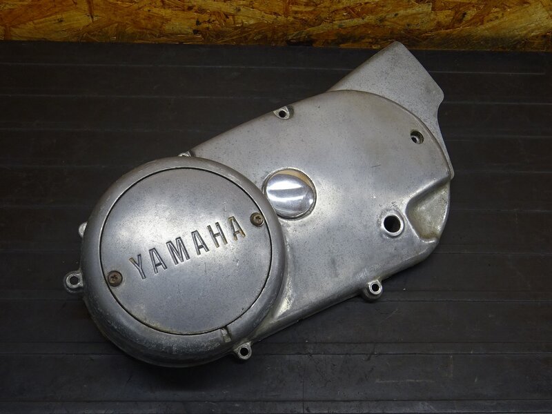 【251016】XS650(S650-018)◆ ジェネレーターカバー エンジンカバー左 凹み/削れ有 ウェットブラスト施工 ※エンジンパーツ【検索：XS-1 | 中古バイクパーツ通販・買取　ジャンクヤード鳥取　JunkYard