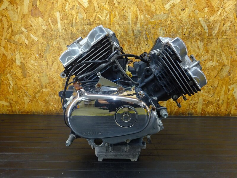 【251033】マグナ250(MC29-1500)◆ 中古エンジン 始動確認後取り外し!! ジェネレーター セルモーター オイルパン欠け/割れ有 【V-TWIN | 中古バイクパーツ通販・買取　ジャンクヤード鳥取　JunkYard