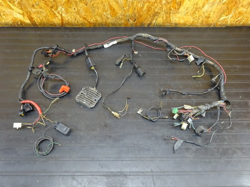 【251103】ZRX400(ZR400E-004)◇ メインハーネス レギュレーター スターターリレー 配線加工/カプラ破損有 【前期 ZRX-2 ZRX-Ⅱ | 中古バイクパーツ通販・買取　ジャンクヤード鳥取　JunkYard