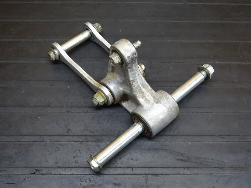 【251107】KLX250(LX250E-A05)◆ リアサスリンク リアサスペンションリンク 【04’ Dトラッカー | 中古バイクパーツ通販・買取　ジャンクヤード鳥取　JunkYard