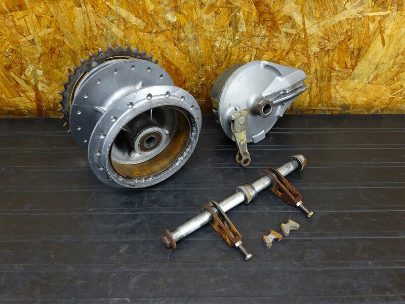 【251109】GB250クラブマン(MC10-1105)◇ リアハブ ホイールハブ ブレーキドラム ドラムパネル スプロケット 38T アクスルシャフト 【2型 | 中古バイクパーツ通販・買取　ジャンクヤード鳥取　JunkYard