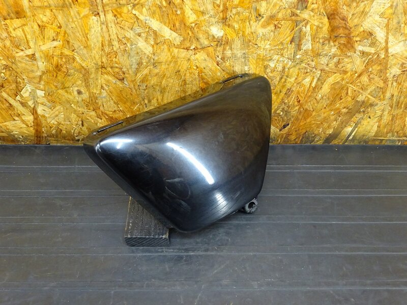 【251201】SR400(1JR-290)◇ サイドカバー右 サイドカウル 傷有 【検:SR500 1JN 2J2 2H6 | 中古バイクパーツ通販・買取　ジャンクヤード鳥取　JunkYard
