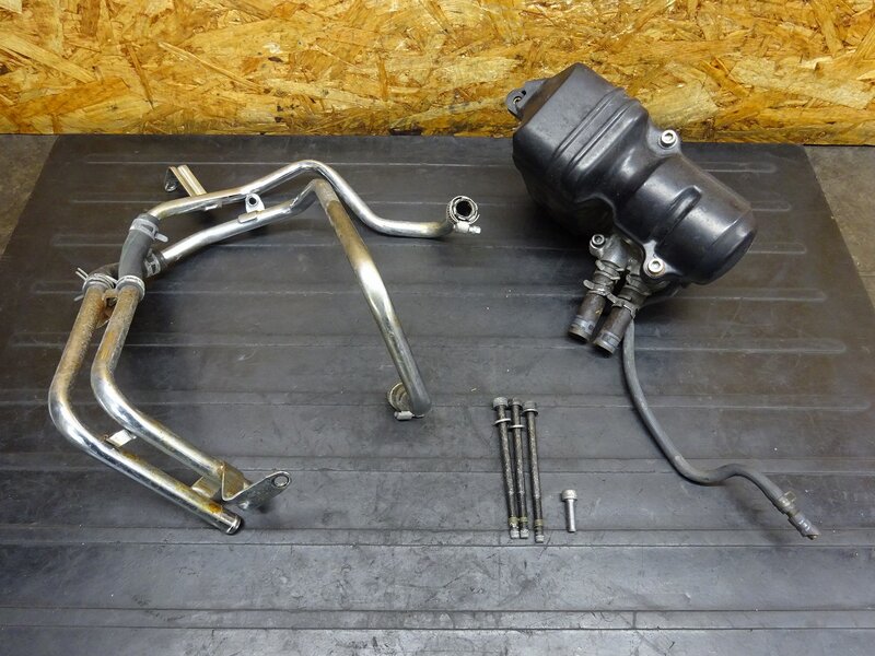 【260113】ドラッグスター400C(VH01J-028)◆ キャニスター ブローバイユニット エアーカットバルブ 割れ有 【クラシック イモビ付 | 中古バイクパーツ通販・買取　ジャンクヤード鳥取　JunkYard