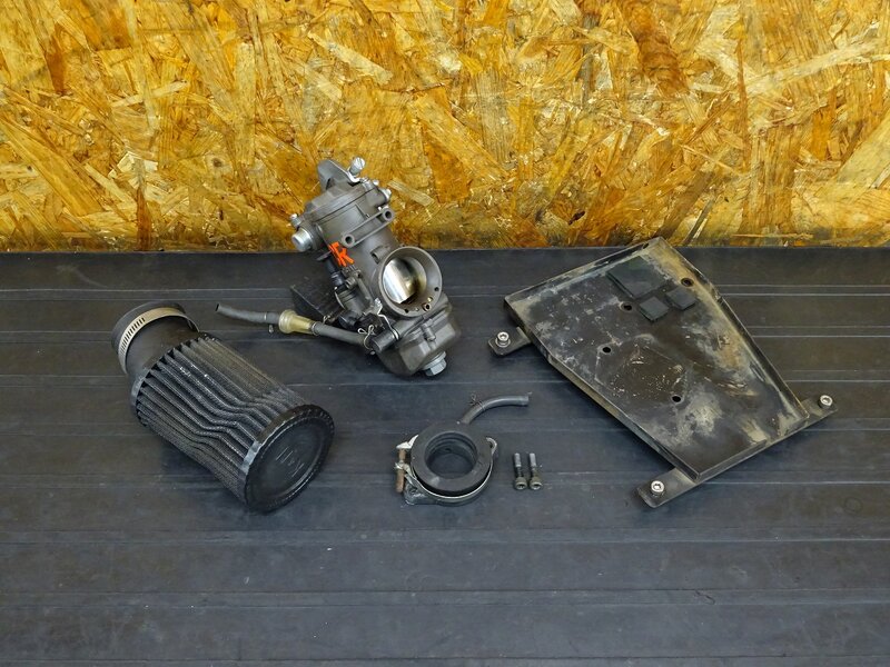 【260120】SR400(1JR-342)◇ 社外キャブレター CRキャブ ブラック インシュレーター 電装プレート 【検:SR500 1JN 2J2 2H6 | 中古バイクパーツ通販・買取　ジャンクヤード鳥取　JunkYard