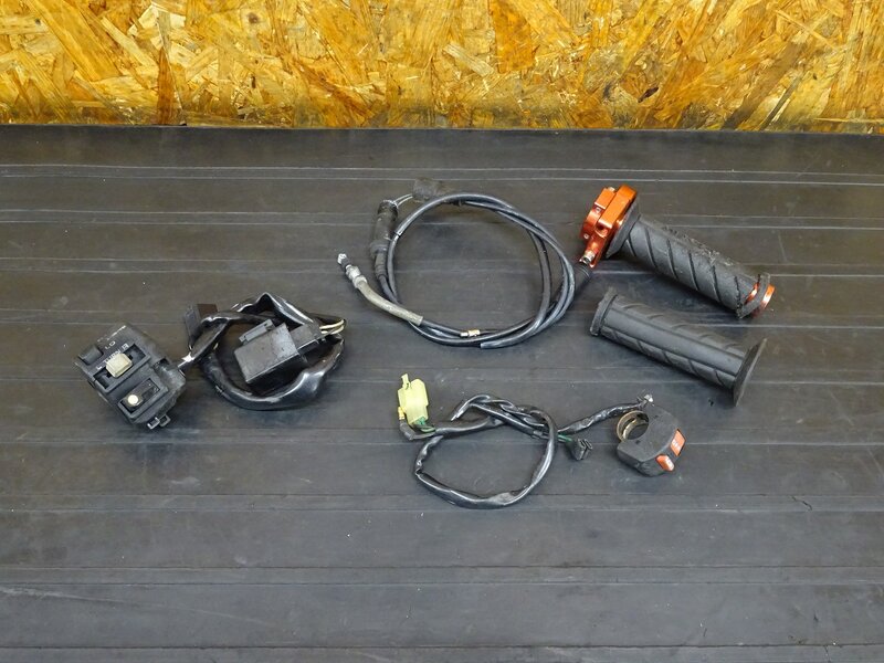 【260203】CRM80(HD12-1100)◇ ハンドルスイッチ左右セット スイッチボックス 社外スロットルホルダー 【後期 | 中古バイクパーツ通販・買取　ジャンクヤード鳥取　JunkYard