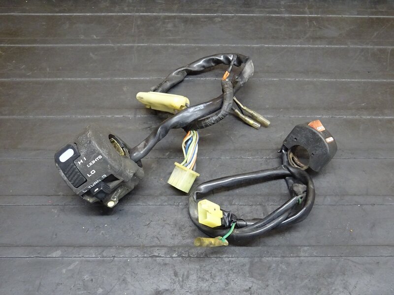 【260207】CRM250R(MD24-1405)◆ ハンドルスイッチ左右セット スイッチボックス 配線加工有 | 中古バイクパーツ通販・買取　ジャンクヤード鳥取　JunkYard