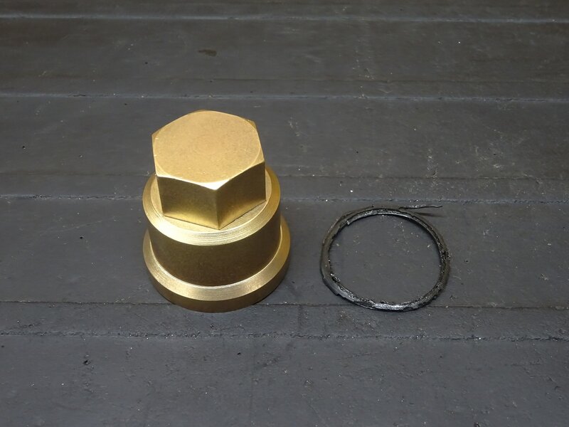 【260215】SR400(RH01J-008)● 社外テンショナーカバー カムチェーンテンショナーカバー 真鍮?? ※エンジンパーツ 4629km外し | 中古バイクパーツ通販・買取　ジャンクヤード鳥取　JunkYard