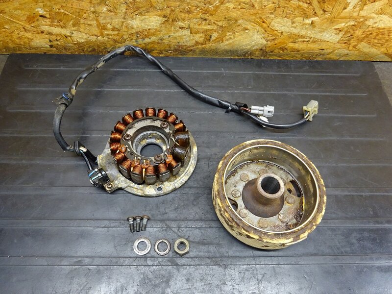 【260302】SR400(1JR-302)◆ ジェネレーター ピックアップコイル フライホイール ※エンジンパーツ 【検:SR500 1JN 2J2 2H6 | 中古バイクパーツ通販・買取　ジャンクヤード鳥取　JunkYard