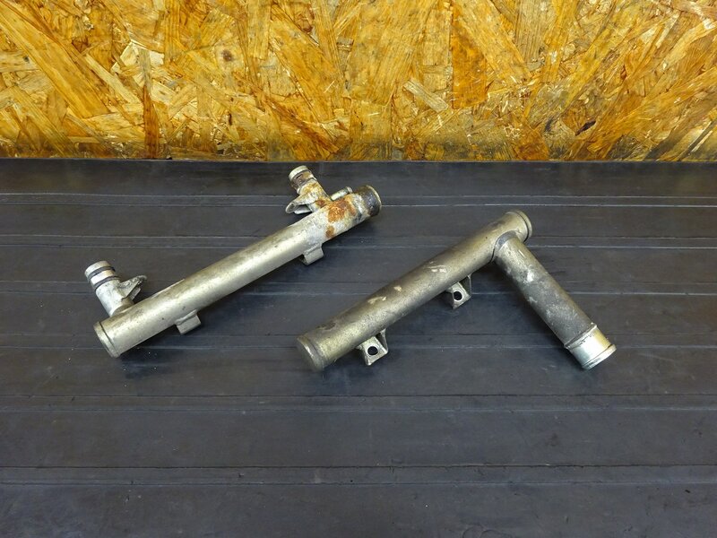 【260301】ZZR400(ZX400N-008)◇ ウォーターパイプ ウォーターライン ウオーター 腐食/凹み有 ※検:ZRX400 【エンジンパーツ ZZ-R400 | 中古バイクパーツ通販・買取　ジャンクヤード鳥取　JunkYard