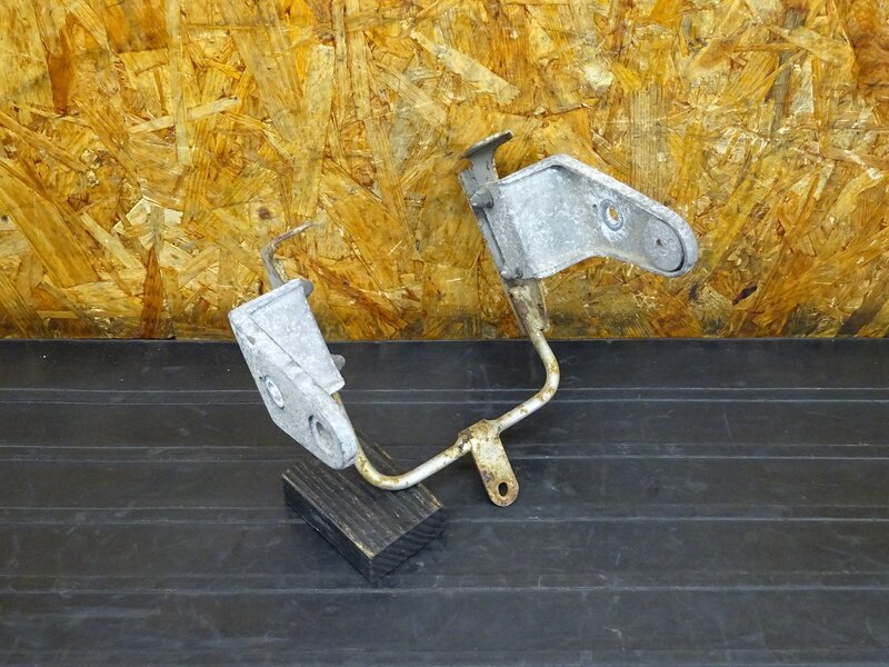 【260312】ゼファー400(ZR400C-094)◇ ヘッドライトステー ウインカーステー 曲がり小有 【C5 | 中古バイクパーツ通販・買取　ジャンクヤード鳥取　JunkYard