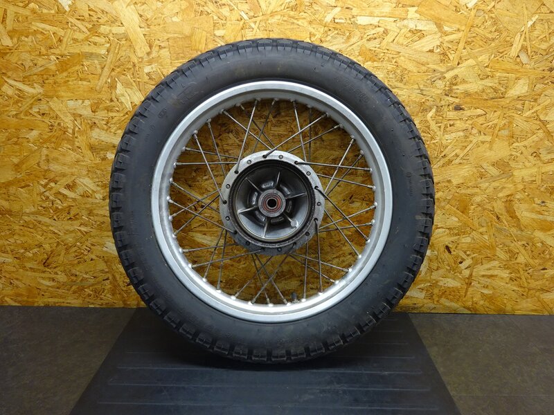 【250501】SR400(1JR-283)■ リアホイール 多少フレ有 ハブガタ付有 18×2.15 ※検索：SR500 1JN 2J2 2H6 | 中古バイクパーツ通販・買取　ジャンクヤード鳥取　JunkYard