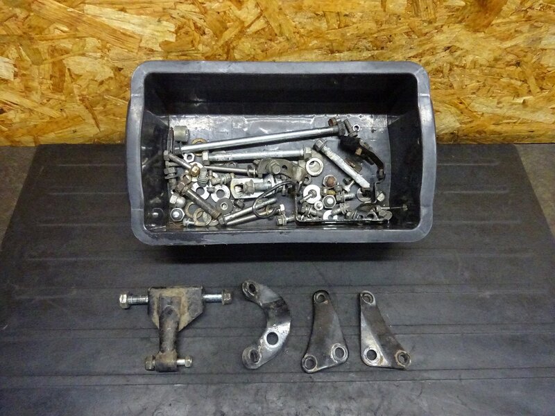【250501】SR400(1JR-283)■ ボルトセット エンジンハンガー【検索：SR500 1JN 2J2 2H6 | 中古バイクパーツ通販・買取　ジャンクヤード鳥取　JunkYard