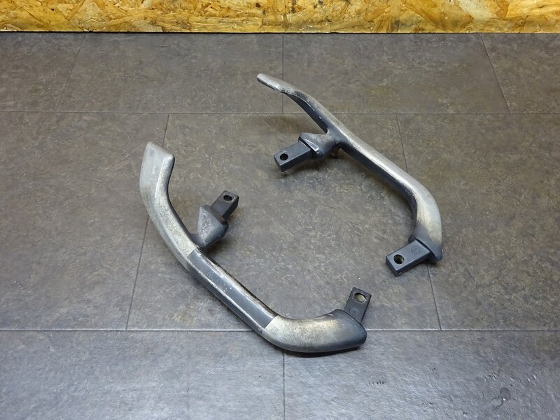 【250510】ZZR1200(ZXT20C-002)◆ グラブバー タンデムグリップ タンデムバー アシストグリップ アシストバー 【ZZ-R1200 | 中古バイクパーツ通販・買取　ジャンクヤード鳥取　JunkYard