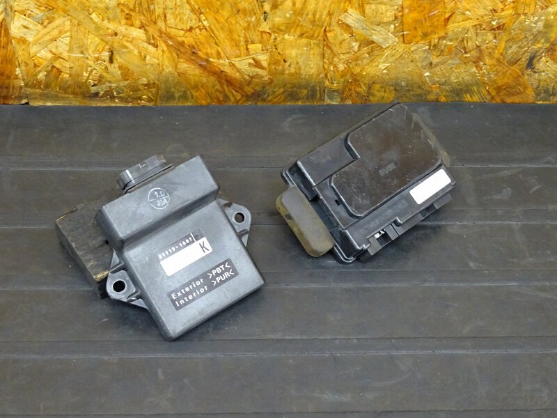 【250510】ZZR1200(ZXT20C-002)◇ CDI イグナイター ジャンクションボックス ヒューズボックス 【ZZ-R1200 | 中古バイクパーツ通販・買取　ジャンクヤード鳥取　JunkYard