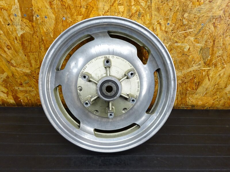 【250607】V-MAX1200◇ リアホイール 15×3.50 R-47 腐食、汚れ有 【VMAX 前期 | 中古バイクパーツ通販・買取　ジャンクヤード鳥取　JunkYard