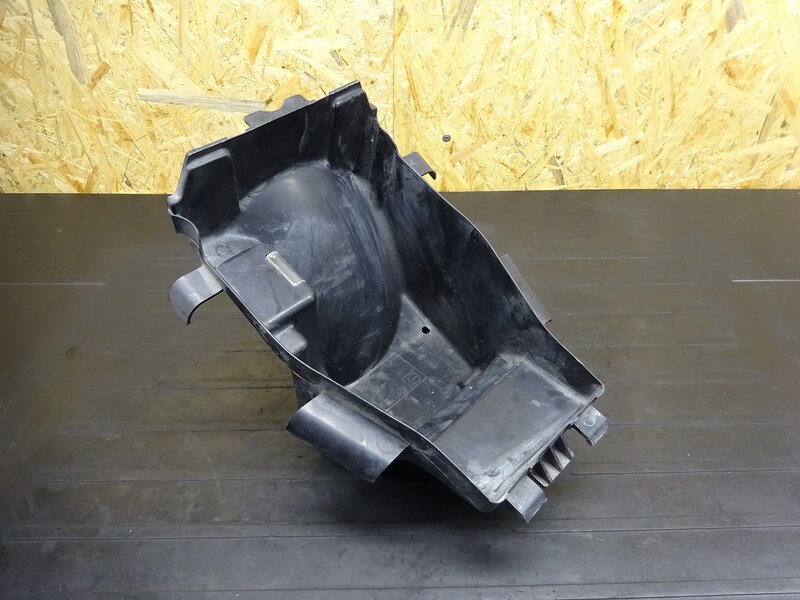 【250710】イナズマ400(GK7BA-500)◆ バッテリーケース バッテリーボックス 小物入れ インナーボックス | 中古バイクパーツ通販・買取　ジャンクヤード鳥取　JunkYard