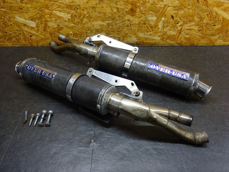 【250817】V-MAX1200(3UF-009)◆ 社外マフラー サイレンサー OVER USA オーヴァーレーシング 削れ/凹み有 【VMAX | 中古バイクパーツ通販・買取　ジャンクヤード鳥取　JunkYard