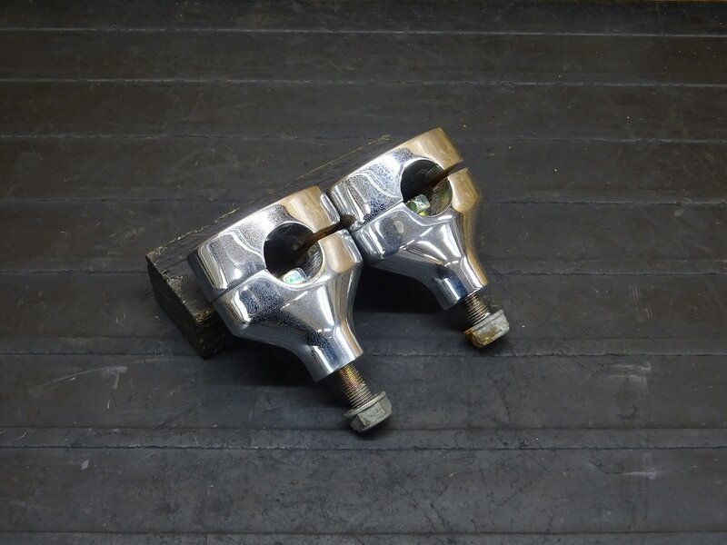 【250923】バルカン400クラシック(VN400A-016)◆ ハンドルポスト 錆有 | 中古バイクパーツ通販・買取　ジャンクヤード鳥取　JunkYard