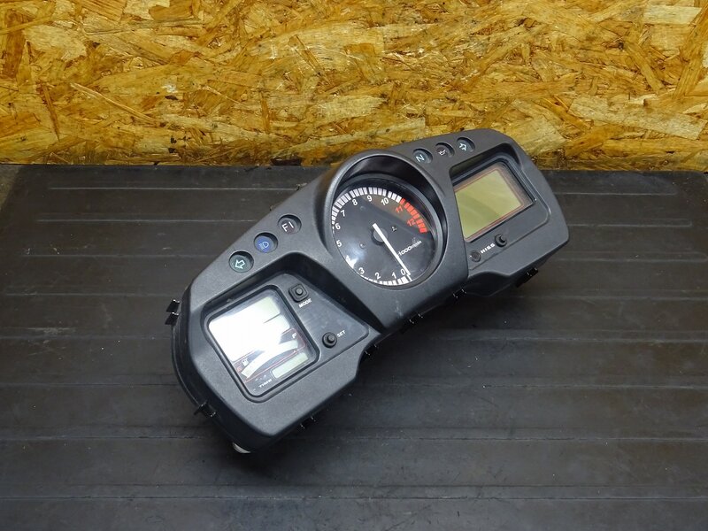 【251002】CBR1100XX◆ スピードメーター タコメーター インジケーターランプ 燃料計 割れ有 【ブラックバード SC35 Fi | 中古バイクパーツ通販・買取　ジャンクヤード鳥取　JunkYard
