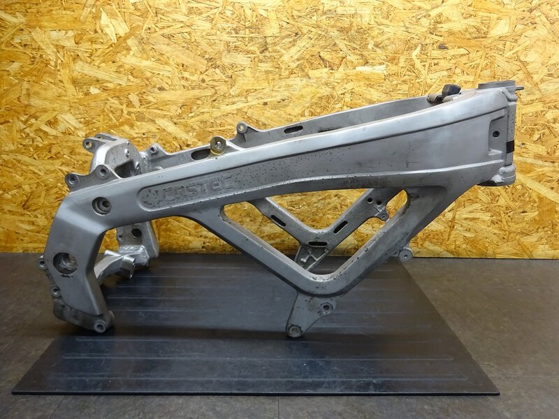 【251008】VT250スパーダ(MC20-1004)◆ 書無中古フレーム メインフレーム | 中古バイクパーツ通販・買取　ジャンクヤード鳥取　JunkYard