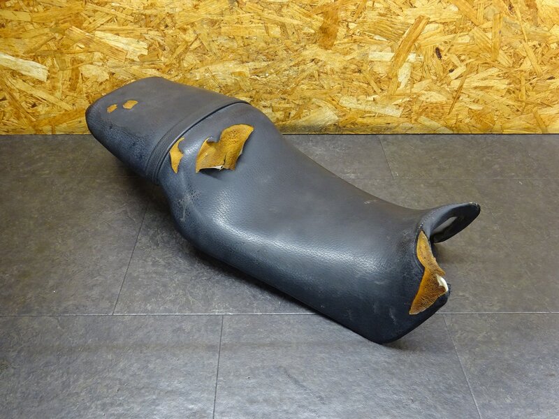 【251008】VT250スパーダ(MC20-1004)◆ シート シートベース 破れ有 | 中古バイクパーツ通販・買取　ジャンクヤード鳥取　JunkYard