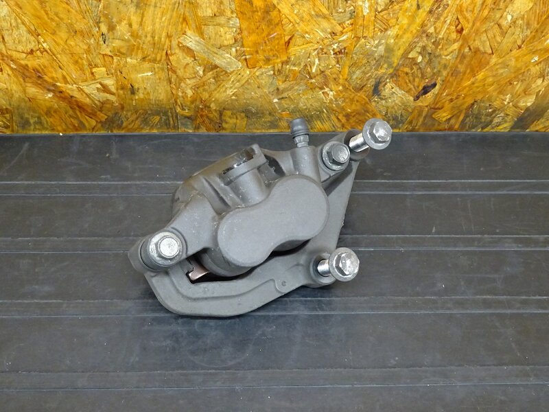 【251007】マジェスティ250(SG20J-020)◇ フロントキャリパー ブレーキキャリパー 【’14 | 中古バイクパーツ通販・買取　ジャンクヤード鳥取　JunkYard