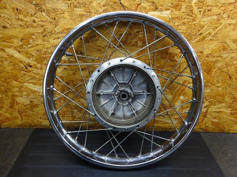 【251044】CB350(CB350-1069)◆ フロントホイール 160A×18W フレ有 【検索:CB250 エクスポート セニア | 中古バイクパーツ通販・買取 ジャンクヤード鳥取 JunkYard