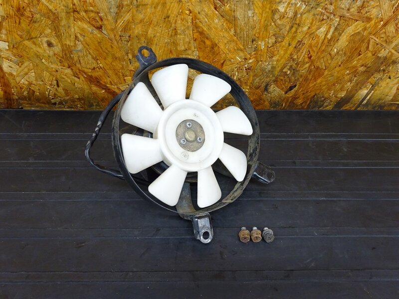 【251103】ZRX400(ZR400E-004)◇ ラジエーターファン ラジエターファン 【前期 ZRX-2 ZRX-Ⅱ | 中古バイクパーツ通販・買取　ジャンクヤード鳥取　JunkYard