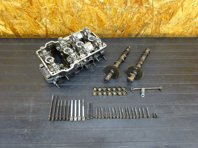 【251105】】ホーネット250(MC31)◇ シリンダーヘッドセット カムシャフト カムシャフトホルダー ※エンジンパーツ MC14E-1550986外し | 中古バイクパーツ通販・買取　ジャンクヤード鳥取　JunkYard