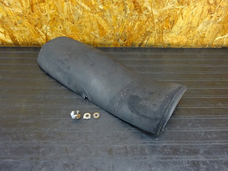 【251109】GB250クラブマン(MC10-1105)◇ 社外シート WM 破れ/劣化/ベース割れ/破損有 ジャンク!! 【2型 | 中古バイクパーツ通販・買取　ジャンクヤード鳥取　JunkYard