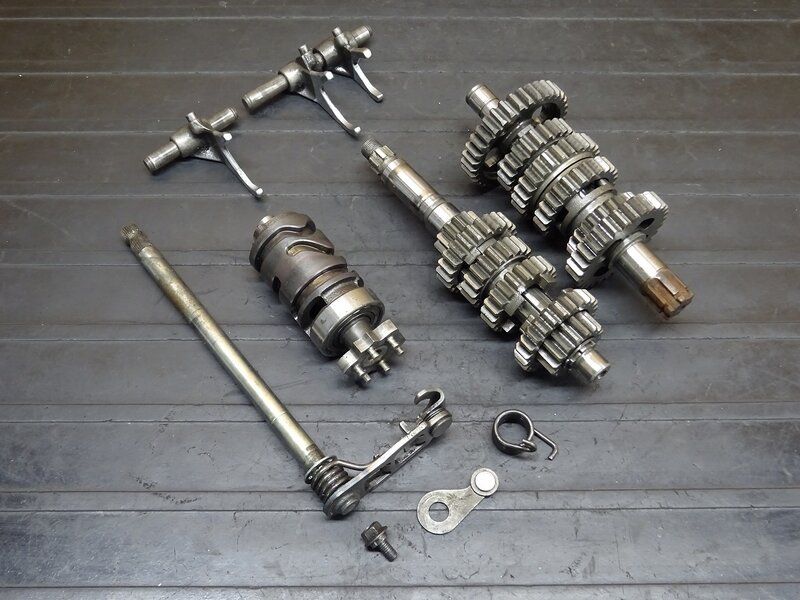 【251115】SDR200(2TV-007)◆ ミッションセット トランスミッション シフトシャフト シフトフォーク ※エンジンパーツ【検索：DT200 3ET | 中古バイクパーツ通販・買取　ジャンクヤード鳥取　JunkYard