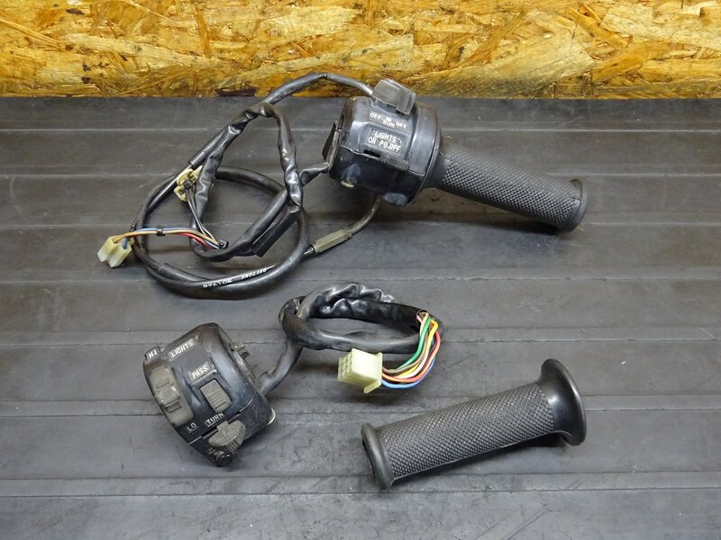 【251127】SR400(1JR-272)◆ ハンドルスイッチ左右セット スイッチボックス スロットル 【検:SR500 1JN 2J2 2H6 | 中古バイクパーツ通販・買取　ジャンクヤード鳥取　JunkYard