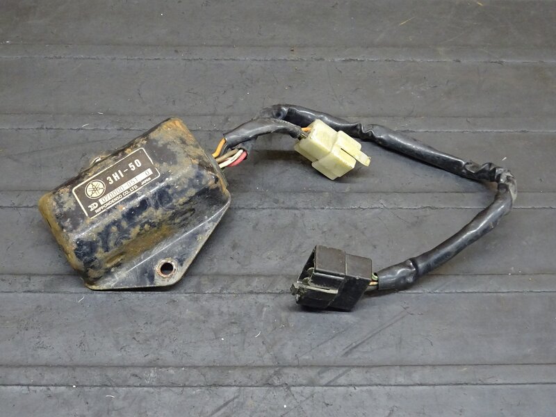 【251127】SR400(1JR-272)◆ CDI イグナイター 3HI-50 【検:SR500 1JN 2J2 2H6 | 中古バイクパーツ通販・買取　ジャンクヤード鳥取　JunkYard
