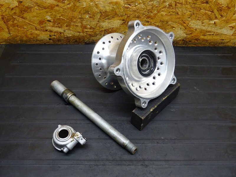 【251211】スティード400(NC26-1441)◆ フロントホイールハブ フロントアクスルシャフト メーターギア ウェットブラスト施工有 | 中古バイクパーツ通販・買取　ジャンクヤード鳥取　JunkYard