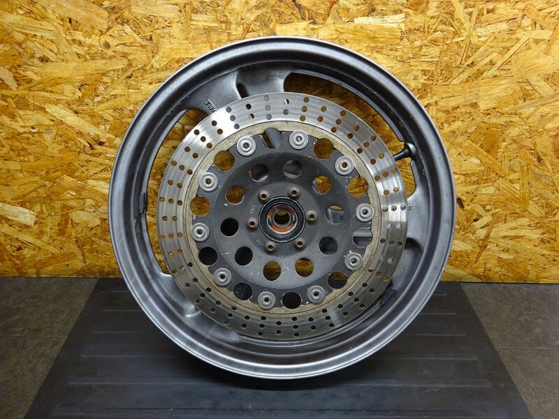 【251213】ブロス400(NC25-1100)◆ フロントホイール 17×2.50 ブレーキディスク 腐食有 前期用 【BROS ブロス650 | 中古バイクパーツ通販・買取　ジャンクヤード鳥取　JunkYard