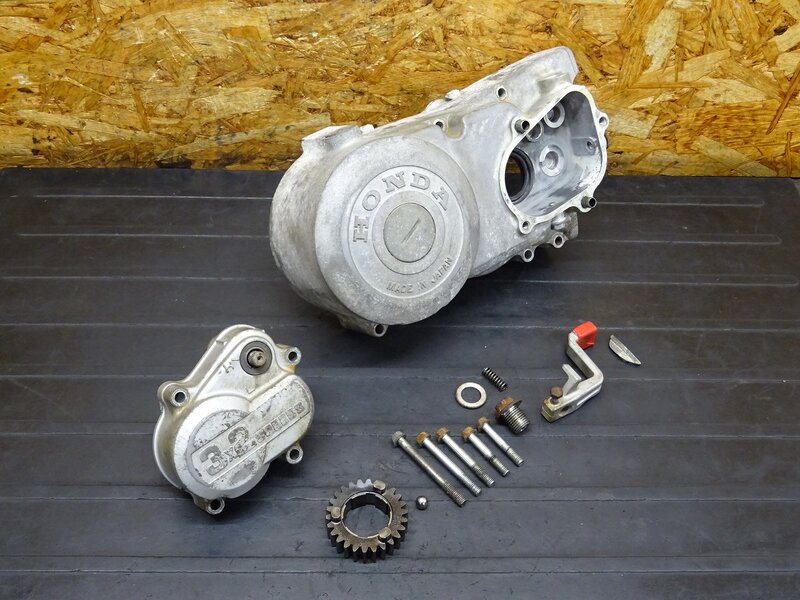 【251215】モトラ(AD05-1002)◆ ジェネレーターカバー 副変速機 3×2カバー 破損有 ※エンジンパーツ【検索：モンキー カブ ダックス | 中古バイクパーツ通販・買取　ジャンクヤード鳥取　JunkYard