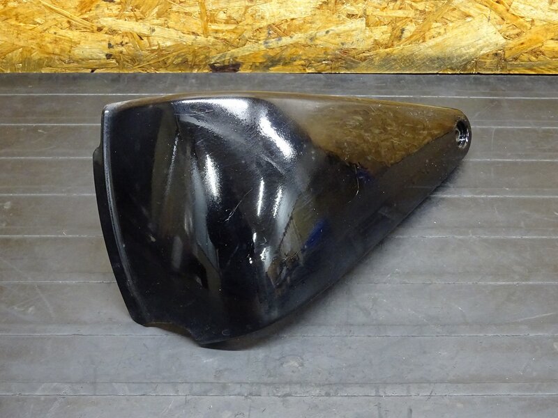 【260116】バルカン400(VN400A-017)◆ サイドカバー左 サイドカウル 削れ/色塗り有 | 中古バイクパーツ通販・買取　ジャンクヤード鳥取　JunkYard