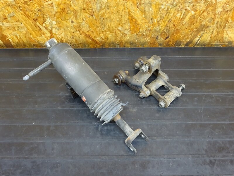 【260316】VT250F(MC08-1018)◇ リアサスペンション リアサス リアショック リヤサス リンク ジャンク 【丸フレーム | 中古バイクパーツ通販・買取　ジャンクヤード鳥取　JunkYard