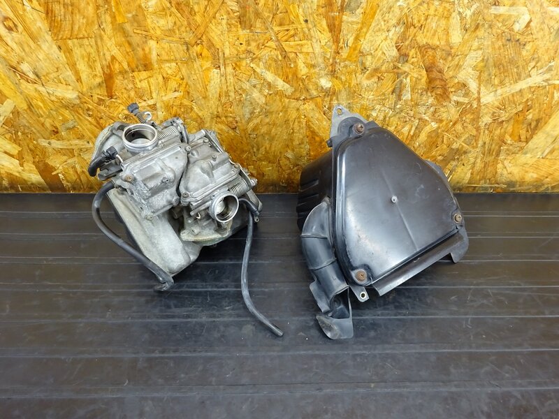 【260316】VT250F(MC08-1018)◇ キャブレター キャブ エアクリーナーボックス エアクリボックス エアクリ 【丸フレーム | 中古バイクパーツ通販・買取　ジャンクヤード鳥取　JunkYard