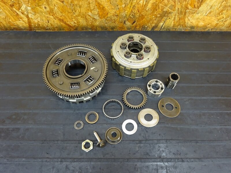 【250510】ZZR1200(ZXT20C-002)◇ クラッチ クラッチハウジング 段付き、削れ有 ジャンク!! 【エンジンパーツ ※検:ZZR1100 ZRX1200 | 中古バイクパーツ通販・買取　ジャンクヤード鳥取　JunkYard